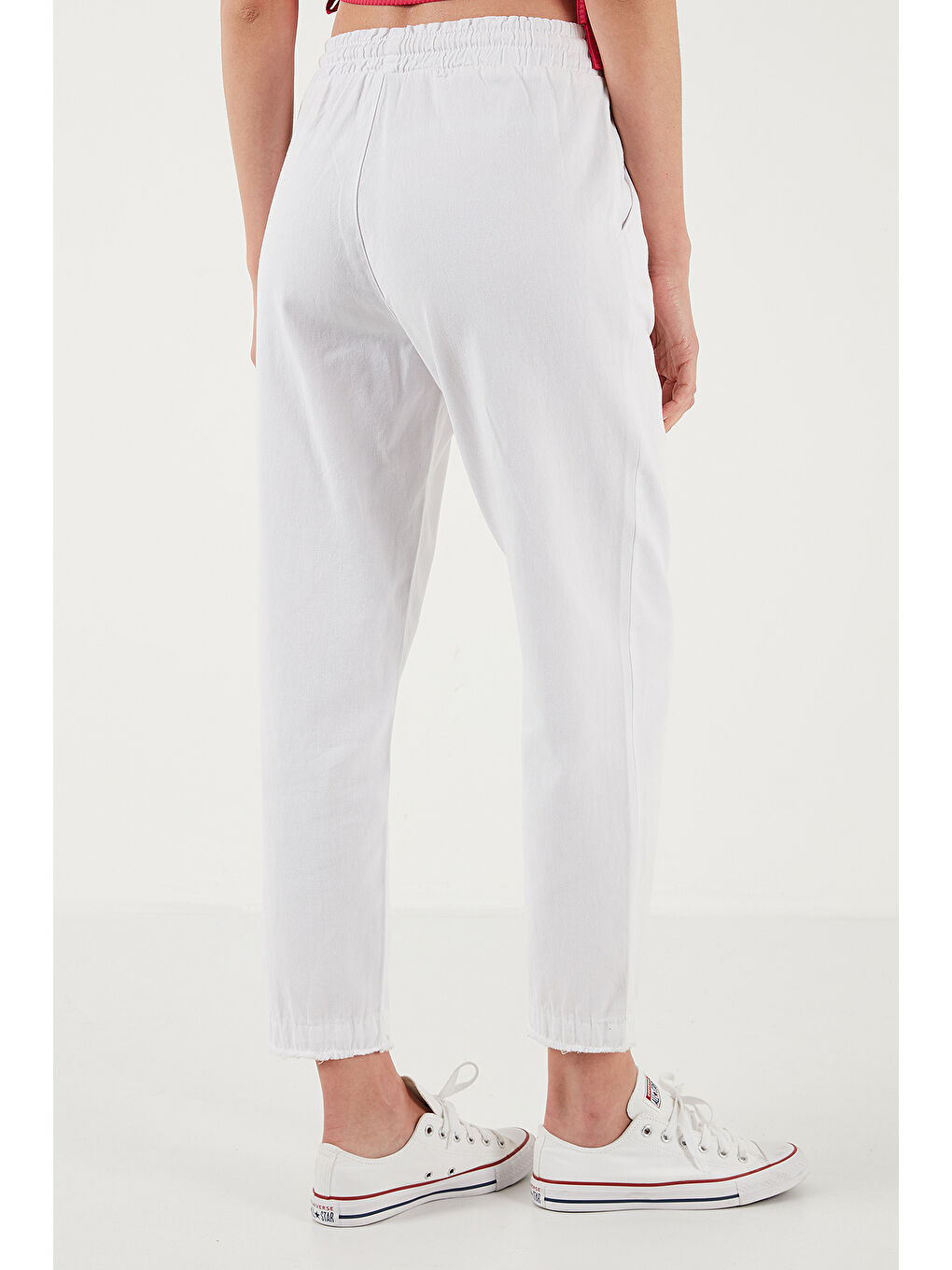 Beyaz Pamuklu Normal Bel Regular Fit Düz Paça Kadın Pantolon 668Yp42282S4-6