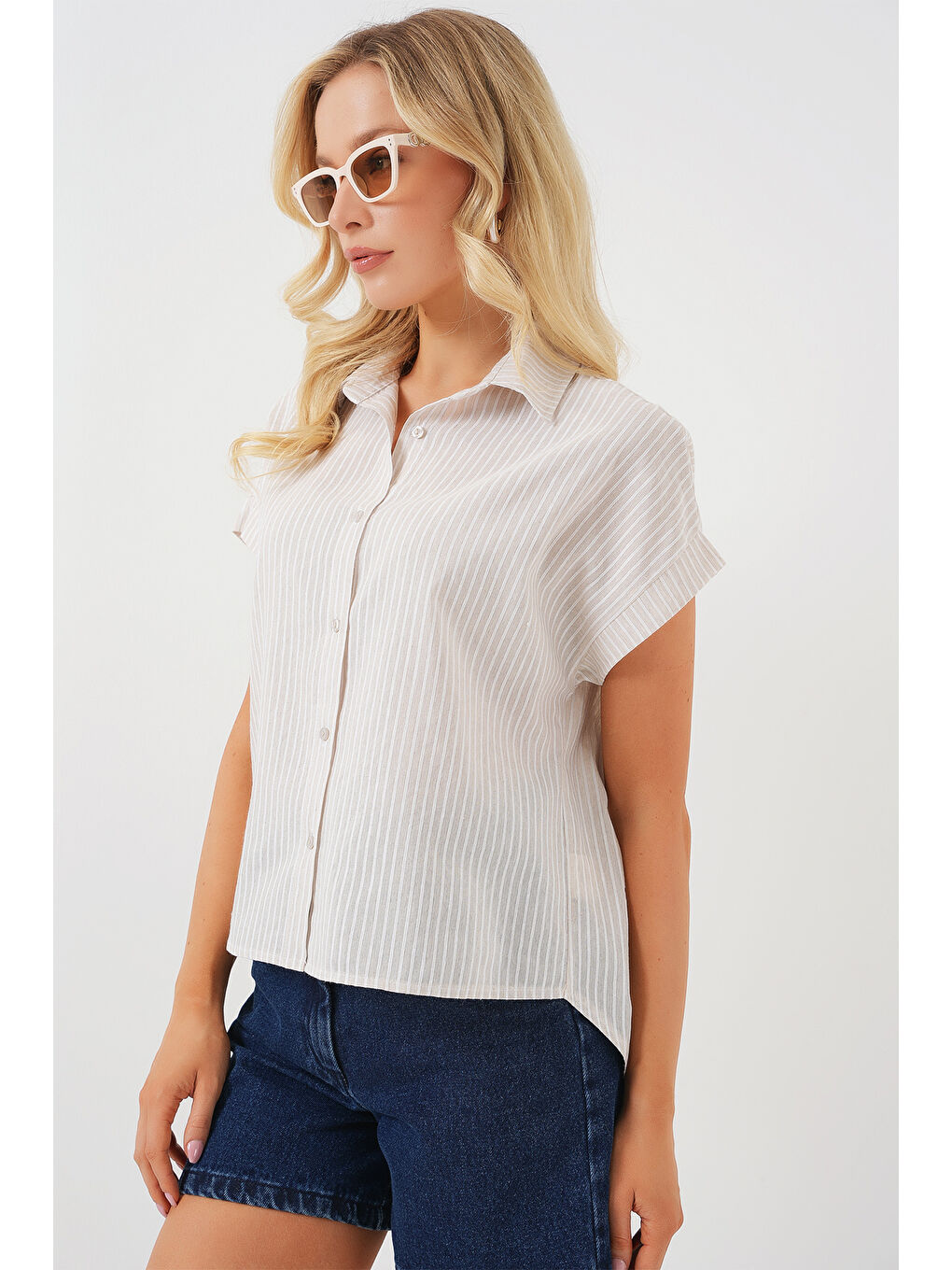 Ekru Kadın Çizgili Kısa Kol Gömlek 20324 - Krem-2