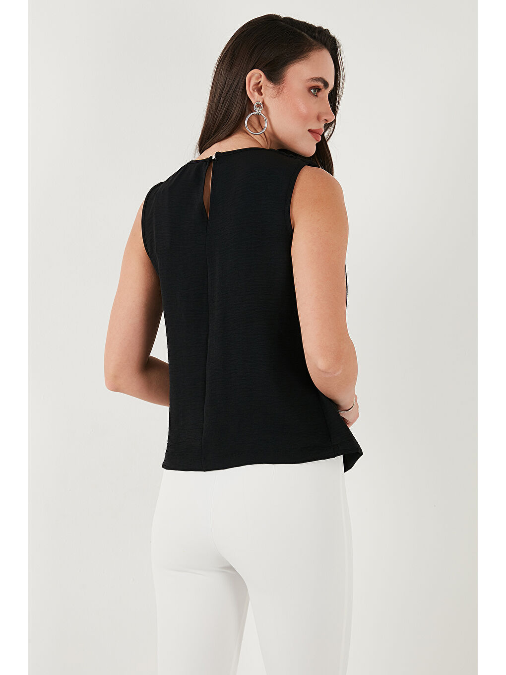 Siyah Slim Fit Dik Yaka Omuz Büzgülü Kadın Bluz 6527836-6