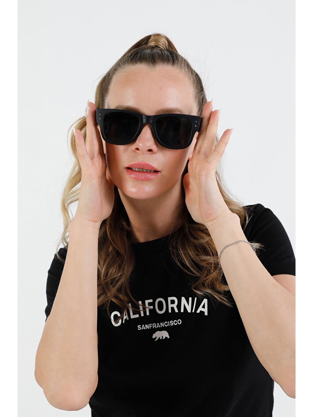 Siyah Parlak Çerçeveli Güneş Gözlüğü-3