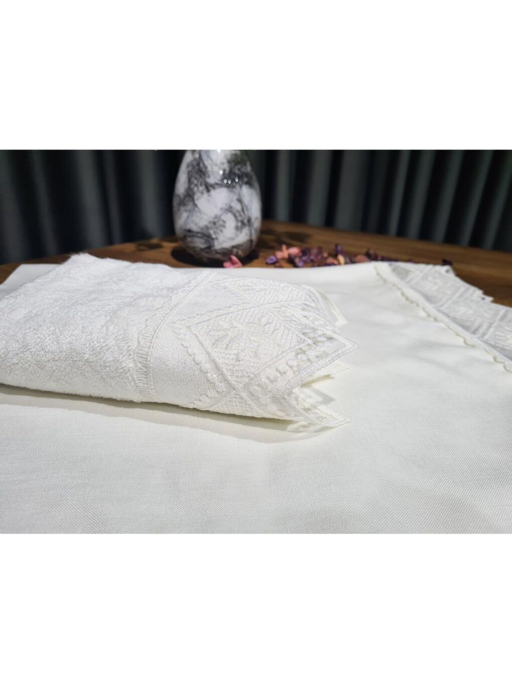 Ekru Fransız Güpürlü Dantelle Havlu Bohça 2li Set Krem-2