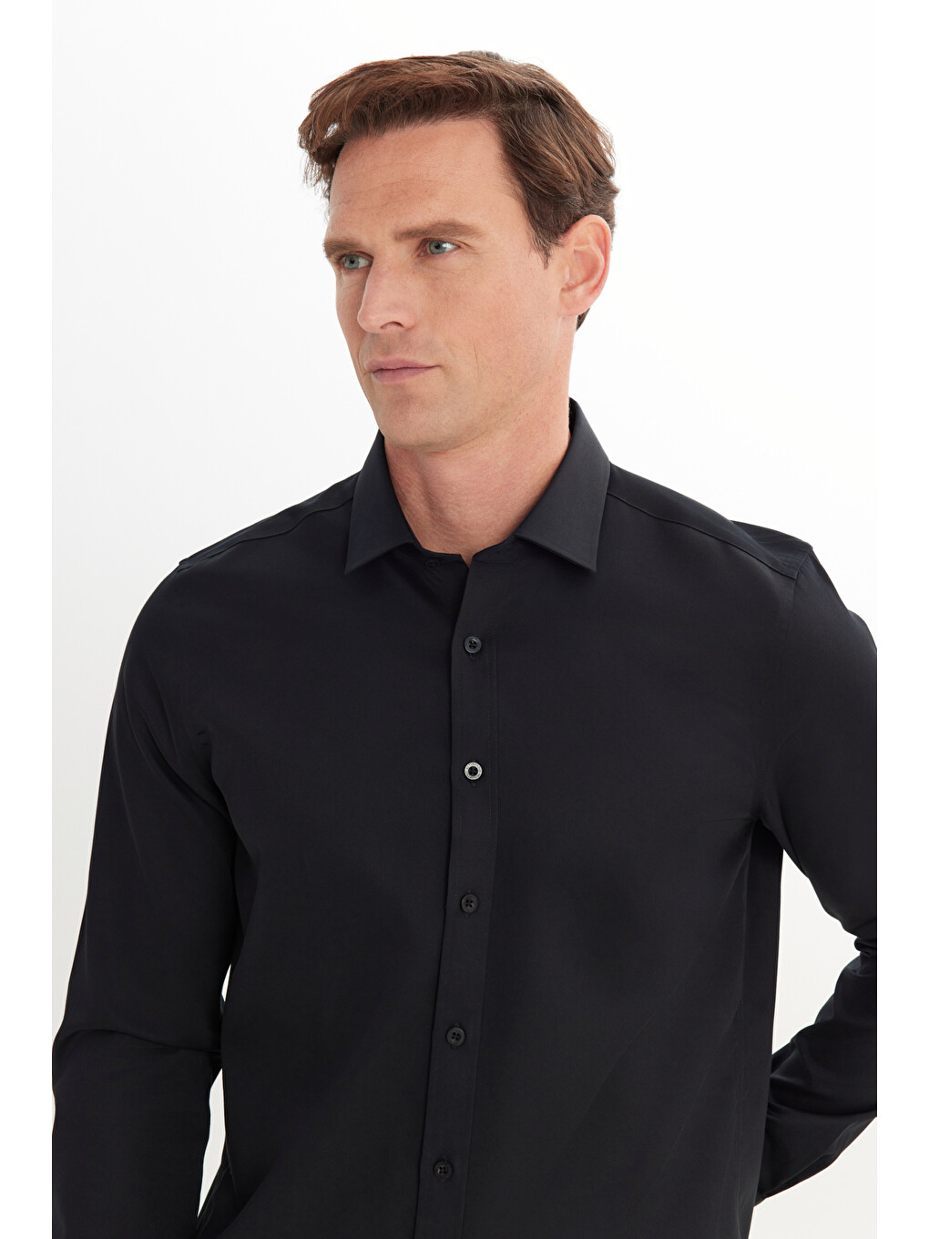 Erkek Siyah Slim Fit Dar Kesim Klasik Yaka %100 Pamuk Ütü Gerektirmeyen Non-Iron Gömlek-3