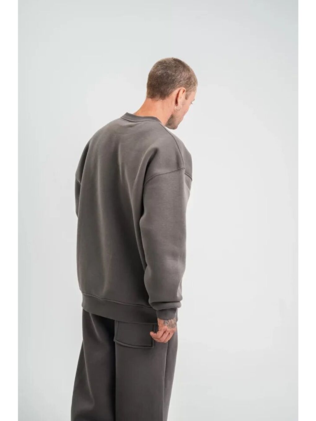 Gri Uzun Kol Bisiklet Yaka Basic Sweatshirt - Füme-1