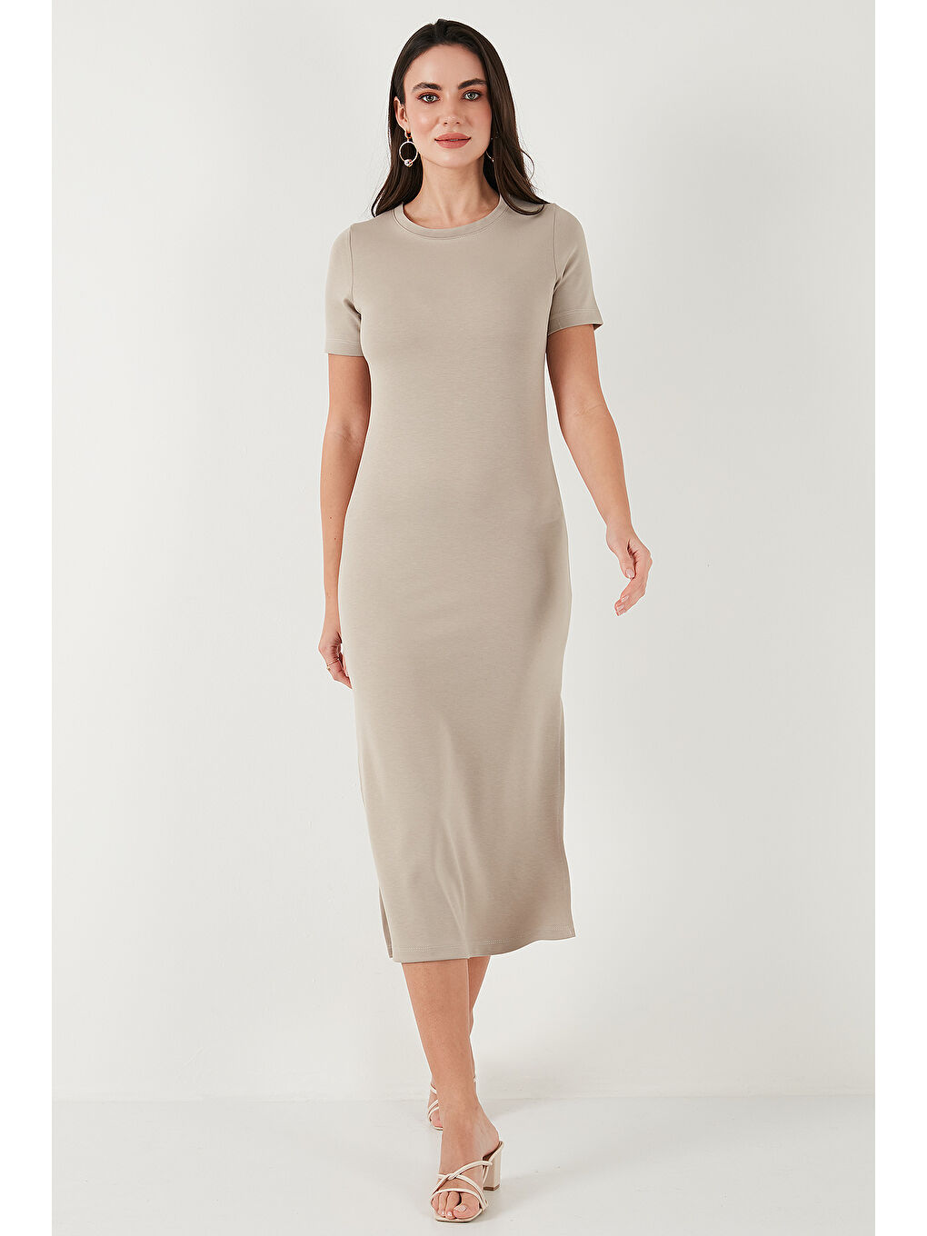 Lela Bej Regular Fit Bisiklet Yaka Yırtmaç Detaylı Midi Kadın Elbise 5866165 - 1