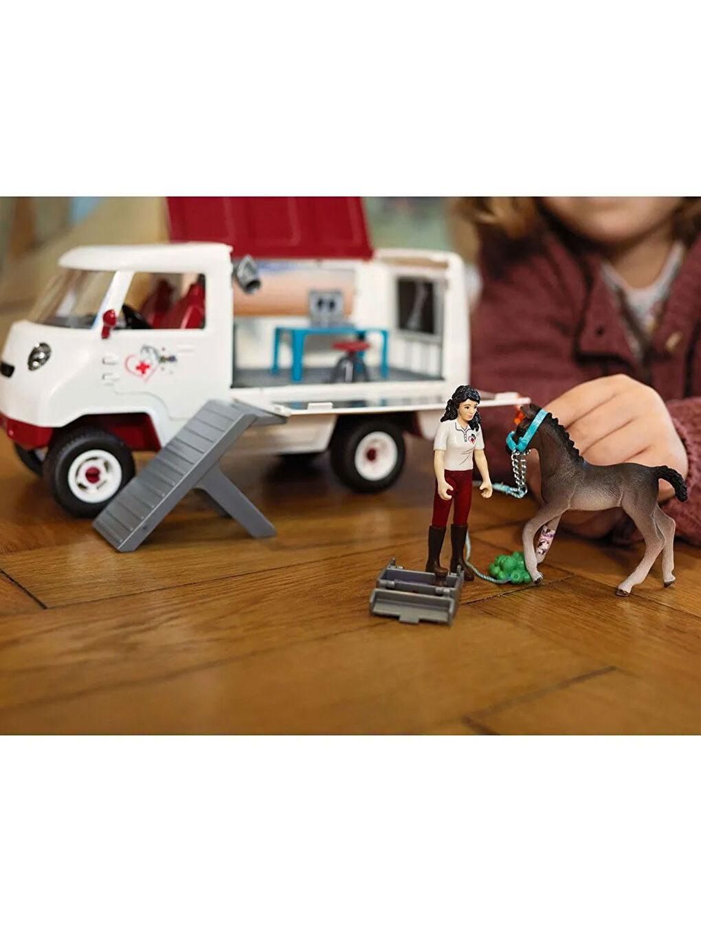 Schleich Renksiz Veteriner Aracı 42439 - 1