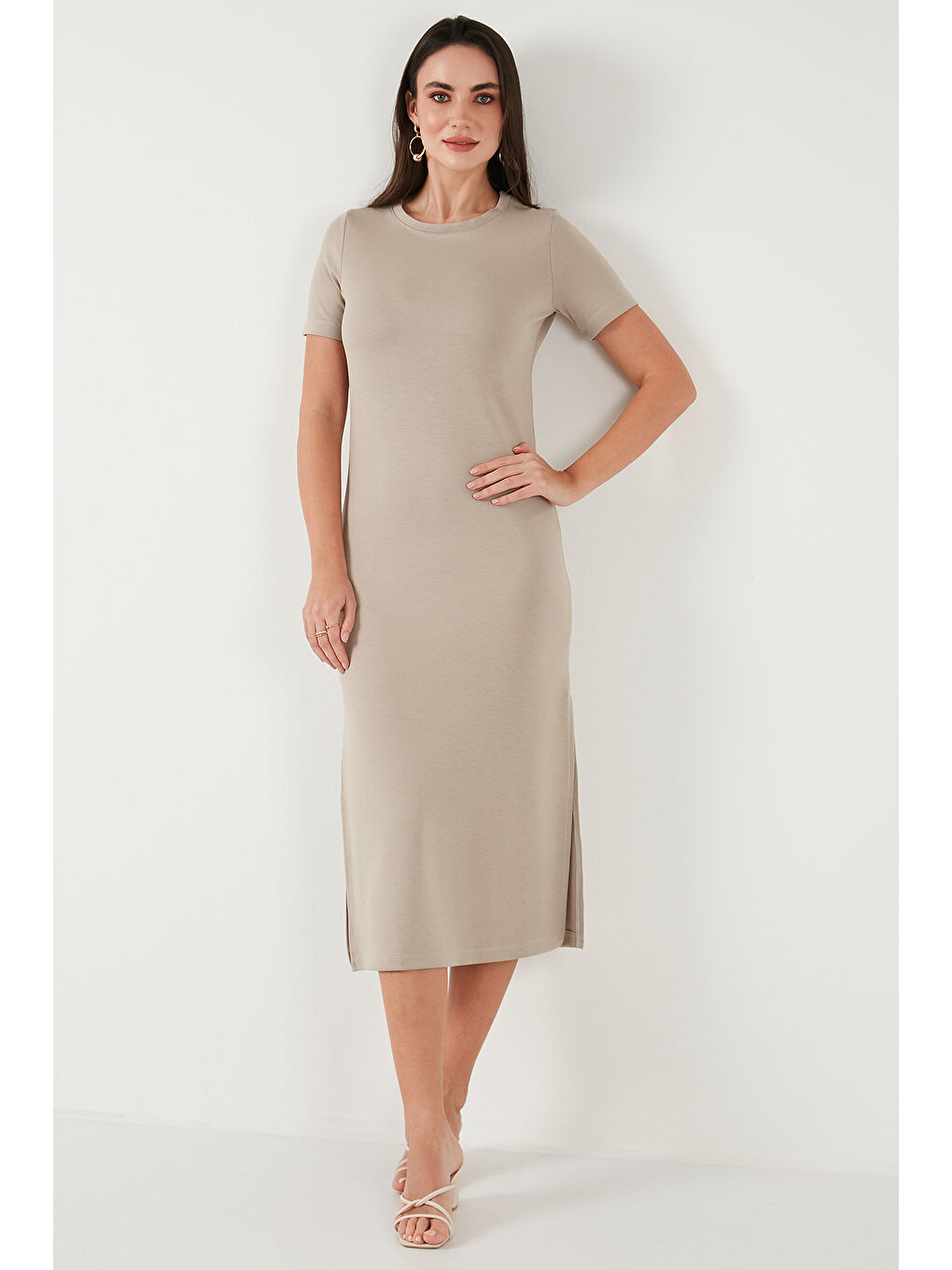 Lela Bej Regular Fit Bisiklet Yaka Yırtmaç Detaylı Midi Kadın Elbise 5866165 - 4