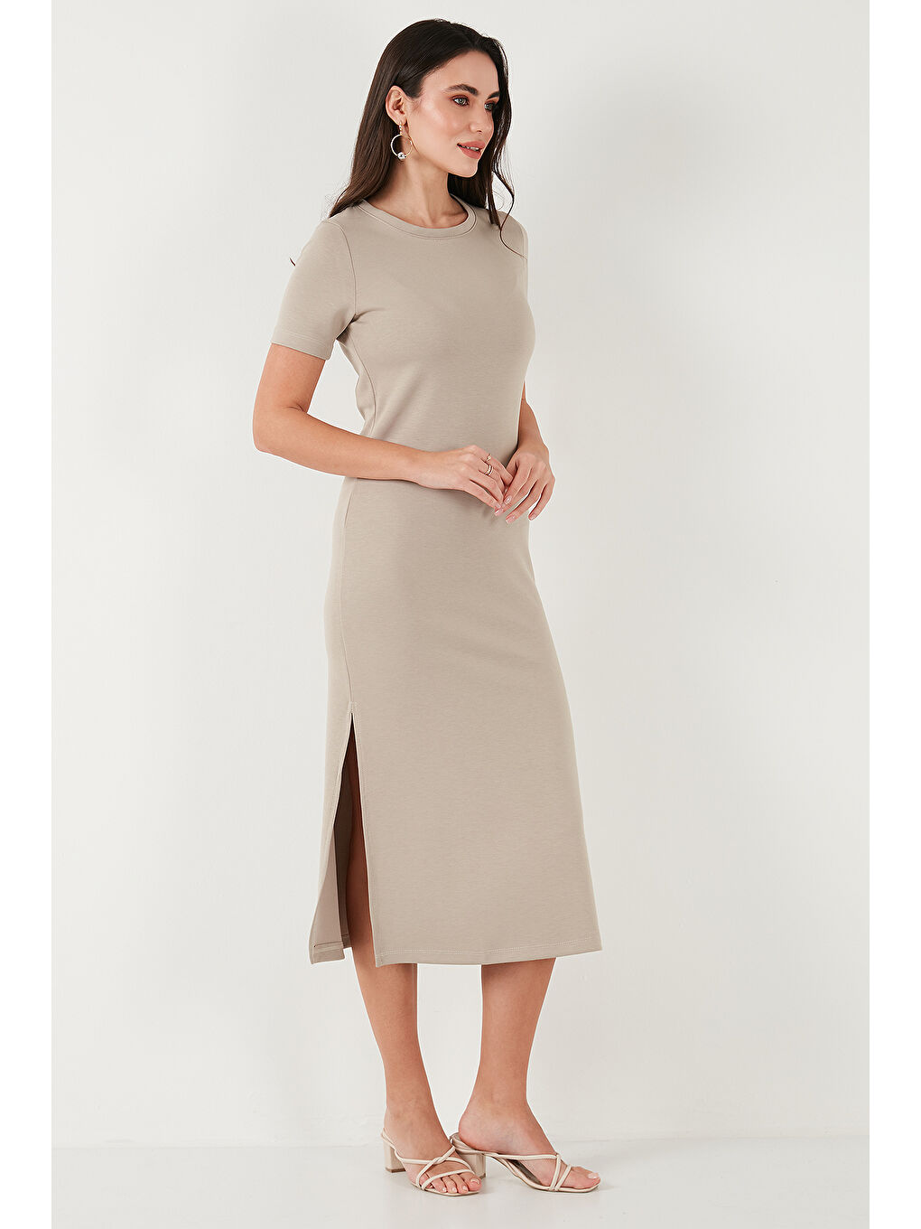 Lela Bej Regular Fit Bisiklet Yaka Yırtmaç Detaylı Midi Kadın Elbise 5866165 - 5