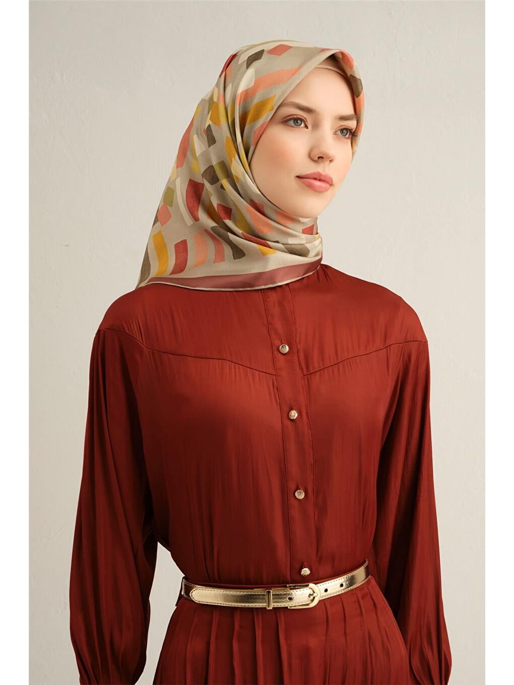 Kahverengi Çiçek Desenli İpek Sura Eşarp 9341 01-1