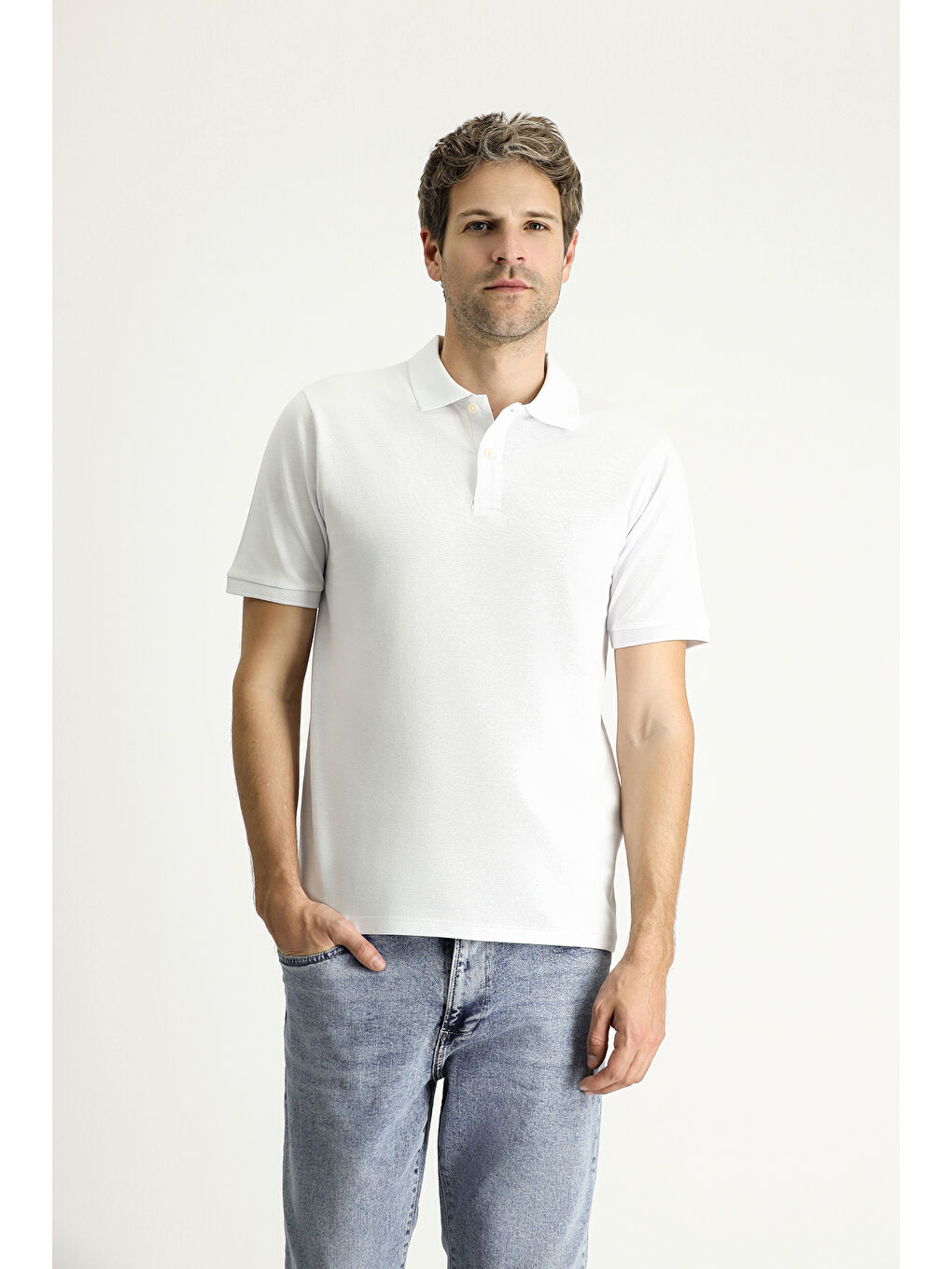 Beyaz Regular Fit Nakışlı Pamuk Polo Yaka %100 Pamuk Tişört