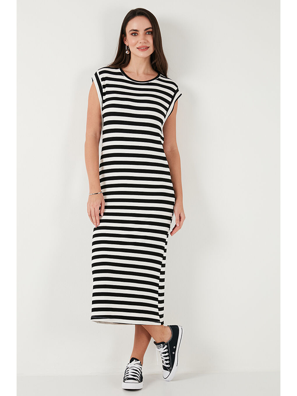 Siyah Regular Fit Bisiklet Yaka Çizgili Midi Boy Kadın Elbise 5866105-3