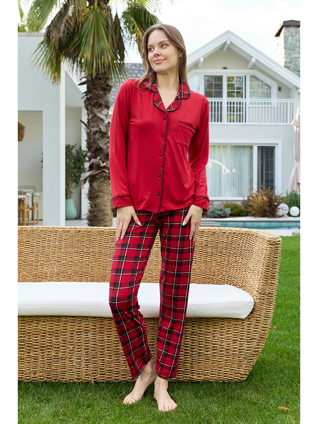 Kadın Ekose Desenli Önü Düğmeli Yumuşak Milan Kumaş Pijama Takımı 250352 Kırmızı