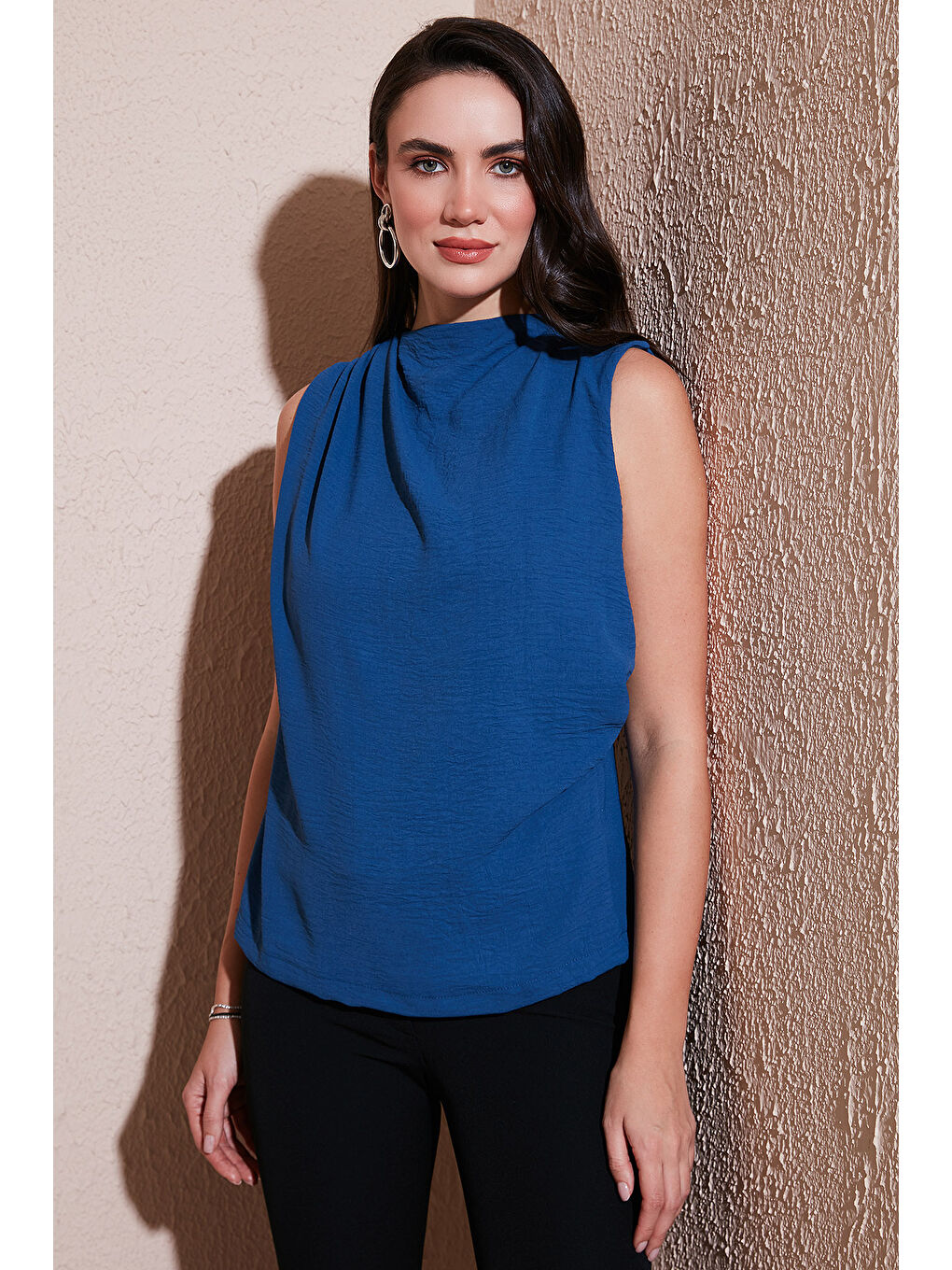 İndigo Slim Fit Dik Yaka Omuz Büzgülü Kadın Bluz 6527836-1