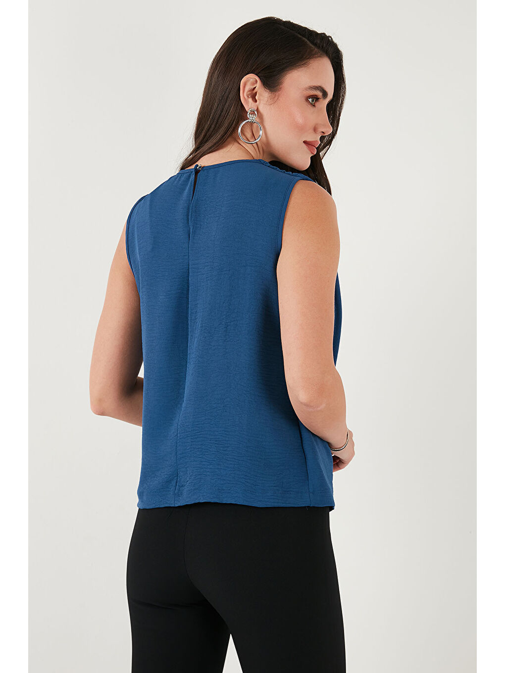 İndigo Slim Fit Dik Yaka Omuz Büzgülü Kadın Bluz 6527836-6