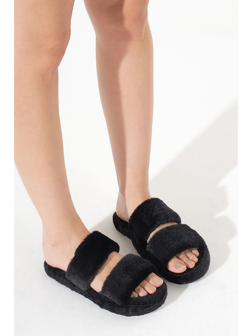 Kadın Siyah Çift Bantlı Pelüş Ev Terliği-2