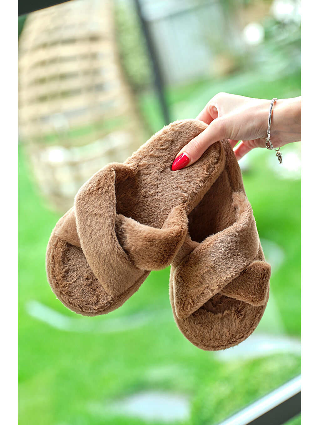 Bej Kadın Vizon Çapraz Pelüş Ev Terliği-2