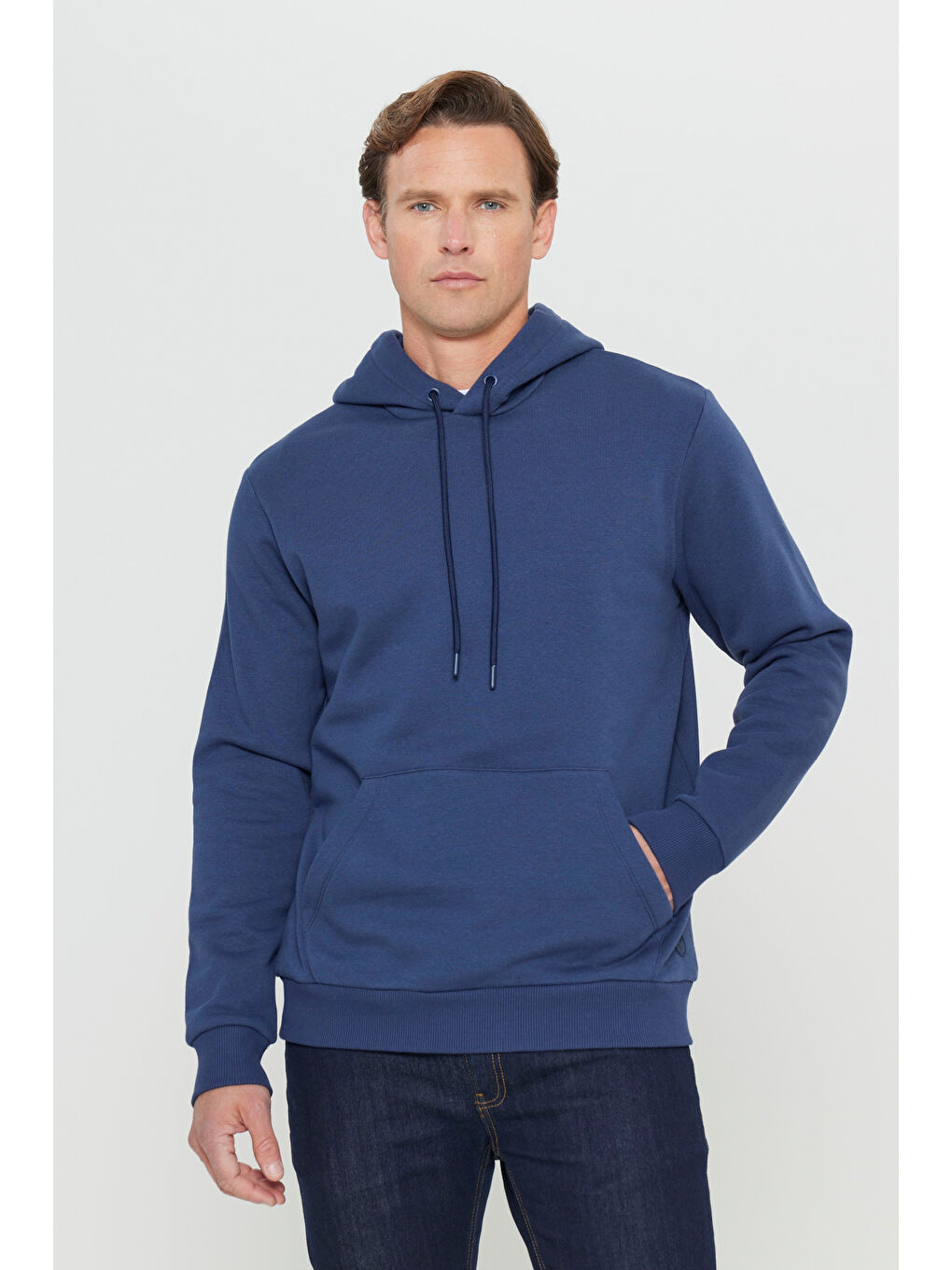 Erkek Lacivert Standart Fit Pamuklu Kapüşonlu Sweatshirt