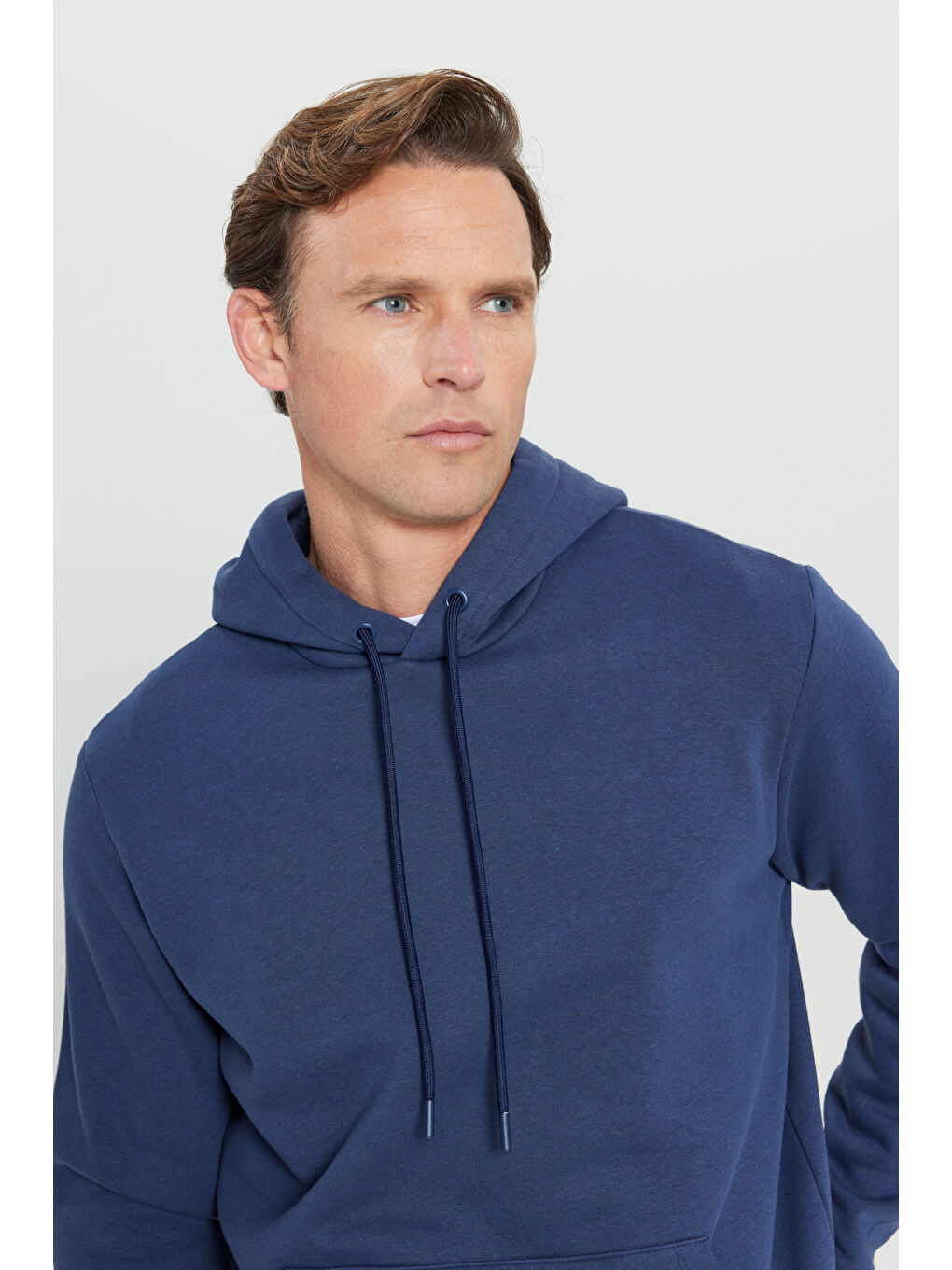 Erkek Lacivert Standart Fit Pamuklu Kapüşonlu Sweatshirt-3