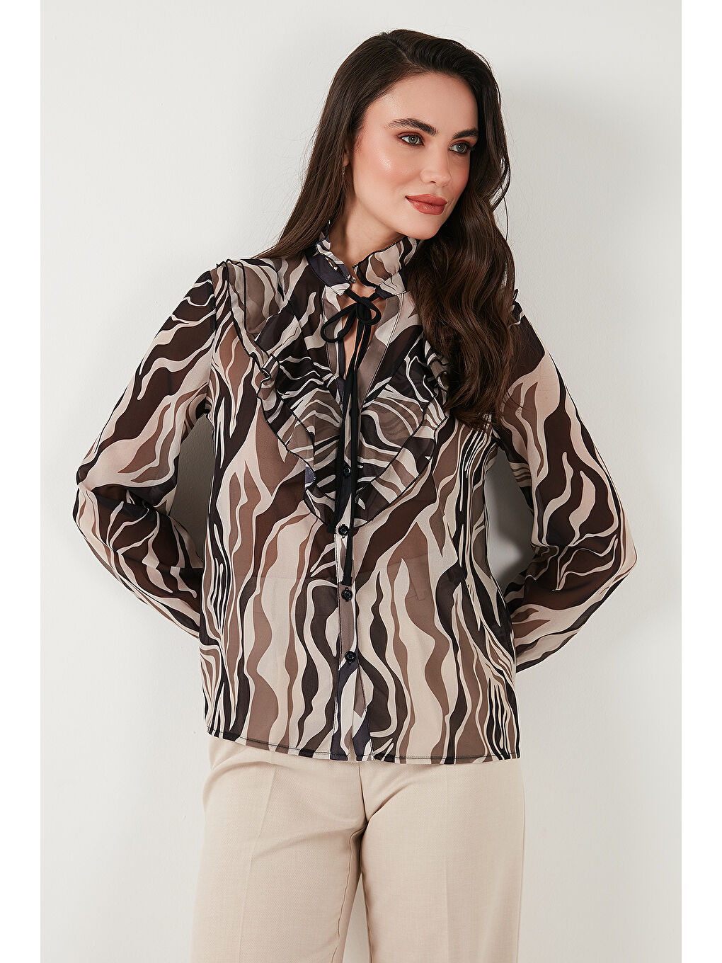 Haki Desenli Bağlamalı V Yaka Şifon Kadın Gömlek 611Go0192-5