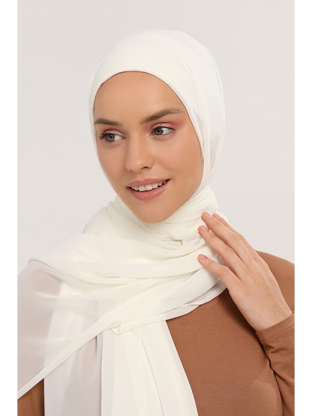 Ekru Hazır Pratik Lüks Geçmeli Lastikli Boneli Şifon Şal-2