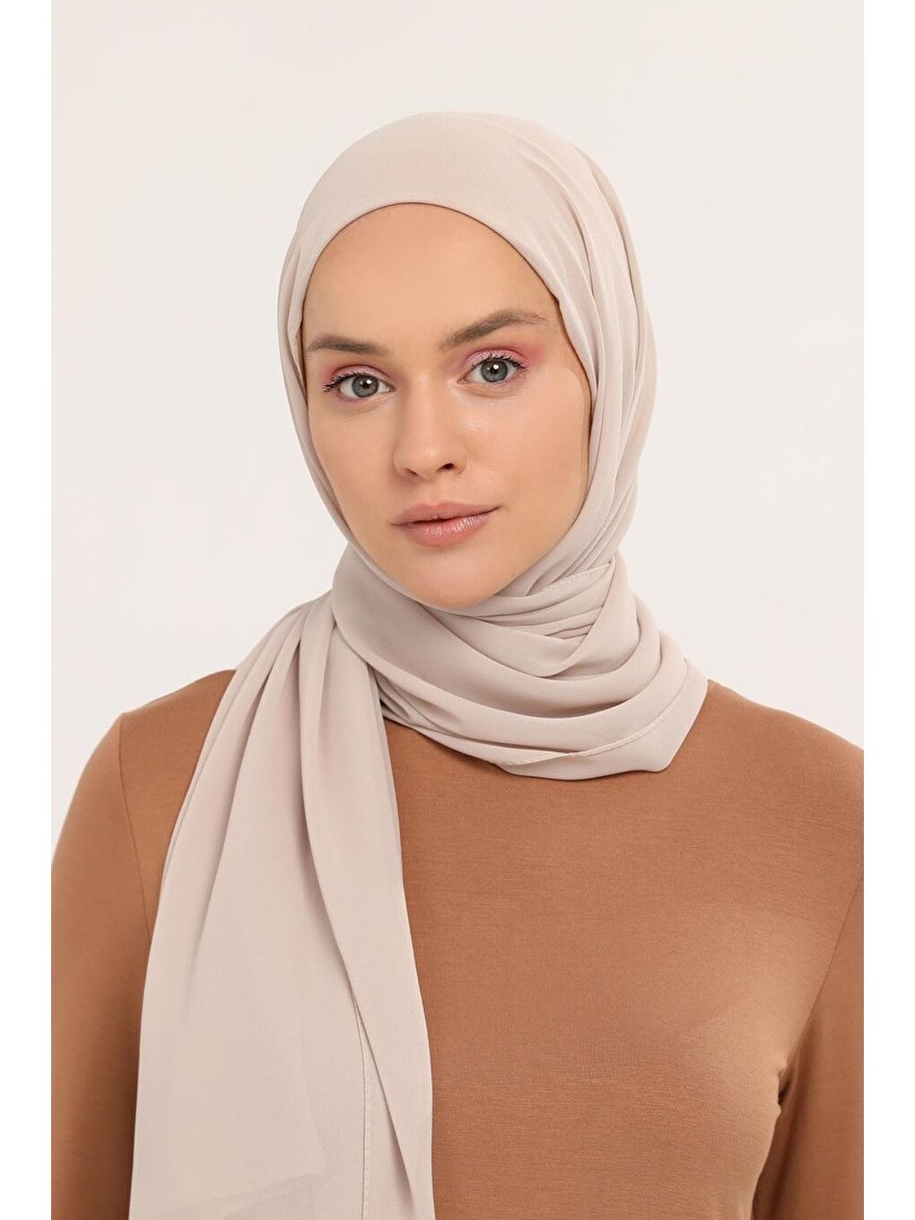 Bej Hazır Pratik Lüks Geçmeli Lastikli Boneli Şifon Şal-2