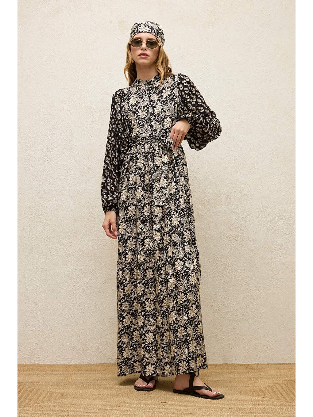 Siyah Viskon Balon Kol Elbise Carmıne