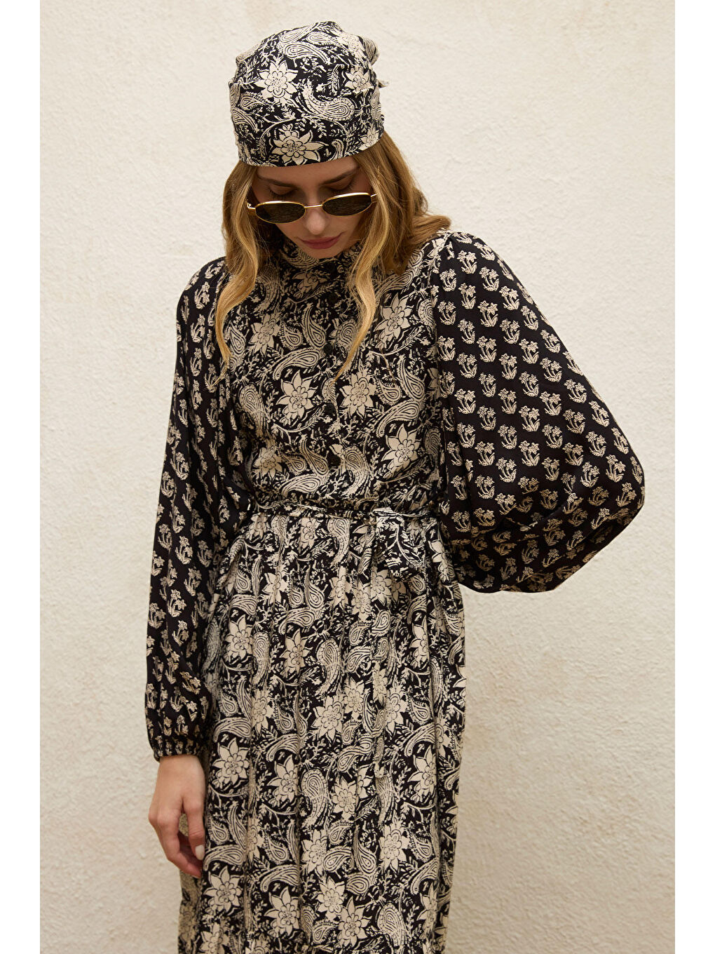 Siyah Viskon Balon Kol Elbise Carmıne-2