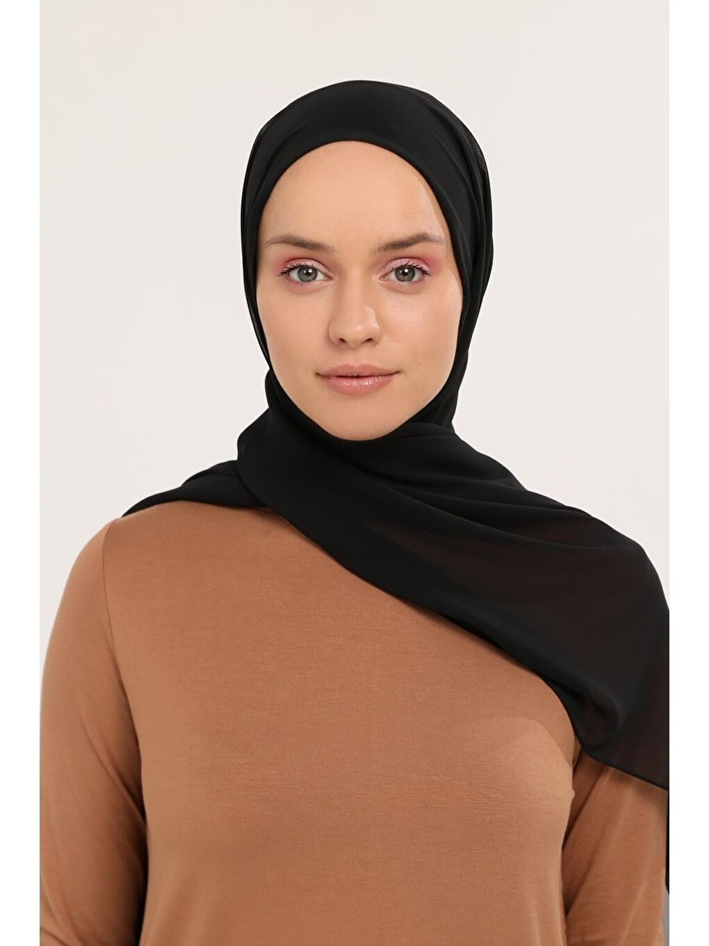 Siyah Hazır Pratik Lüks Geçmeli Lastikli Boneli Şifon Şal