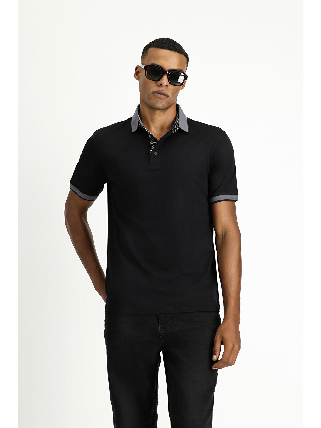 Siyah Polo Yaka Regular Fit Desenli Pamuklu Tişört