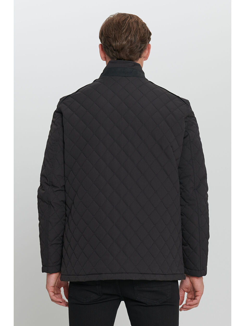 Erkek Siyah Standart Fit Normal Kesim Dik Yaka Desenli Kapitone Overcoat-5