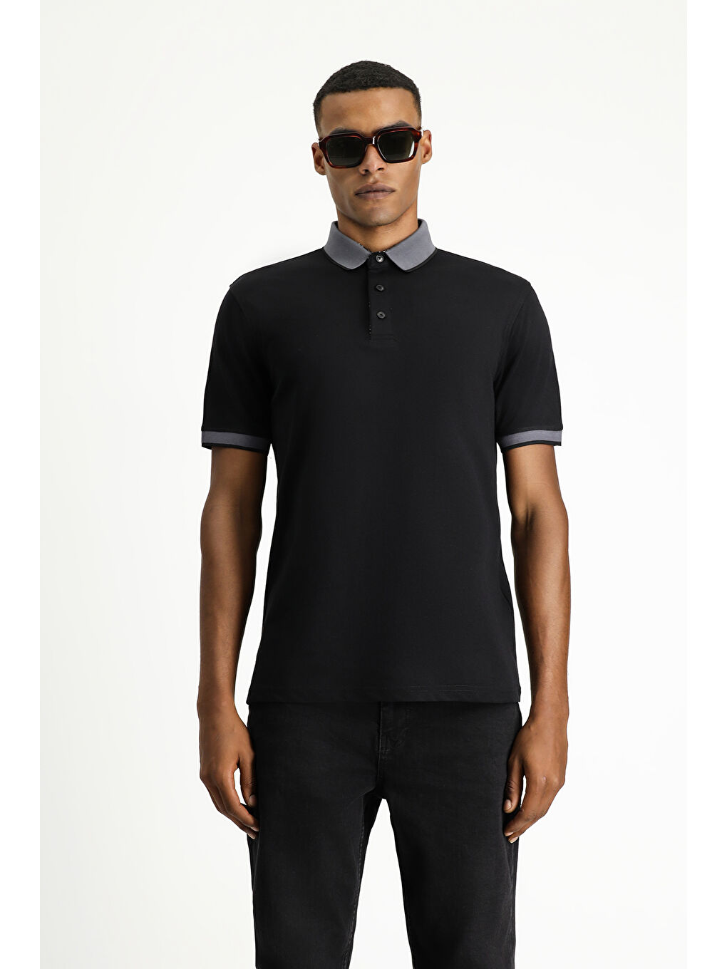 Siyah Polo Yaka Regular Fit Desenli Pamuklu Tişört-2