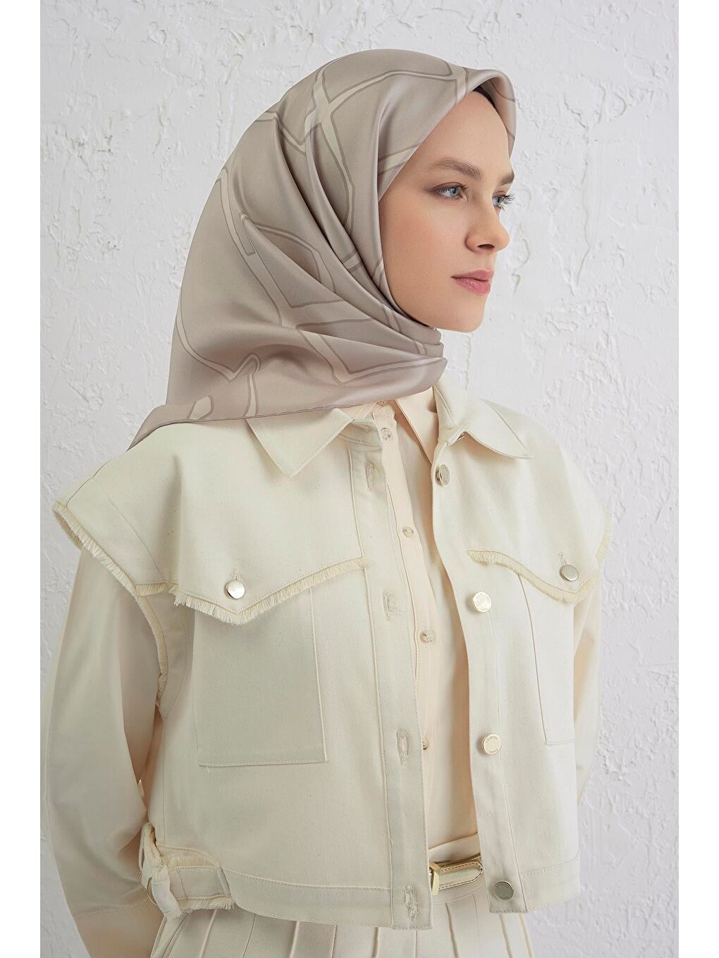 Bej Saf İpek Sura Eşarp 9441D 07-2