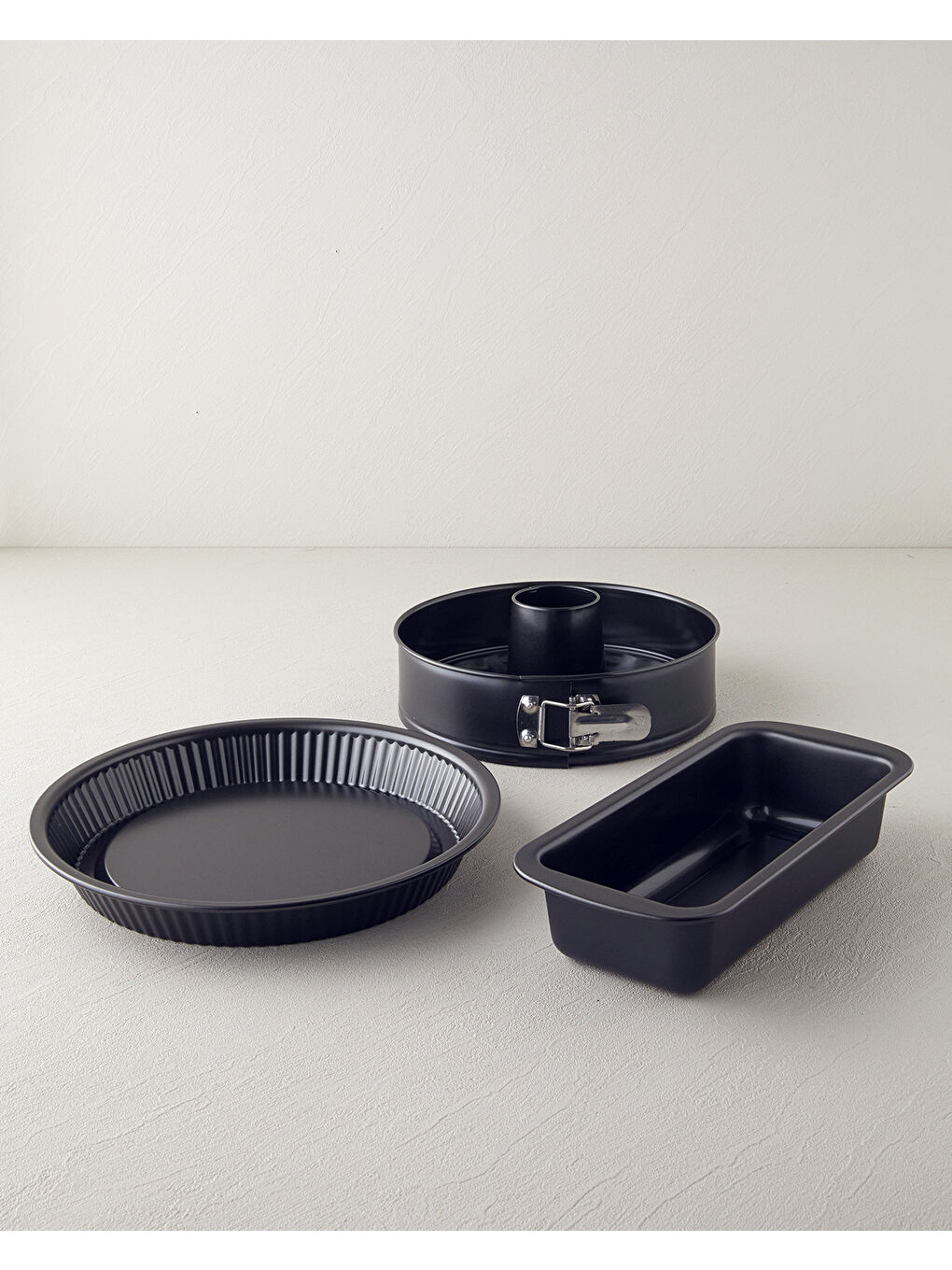 Patisserie Karbon Çelik Klasik 4 Parça Kek Kalıbı Seti Siyah