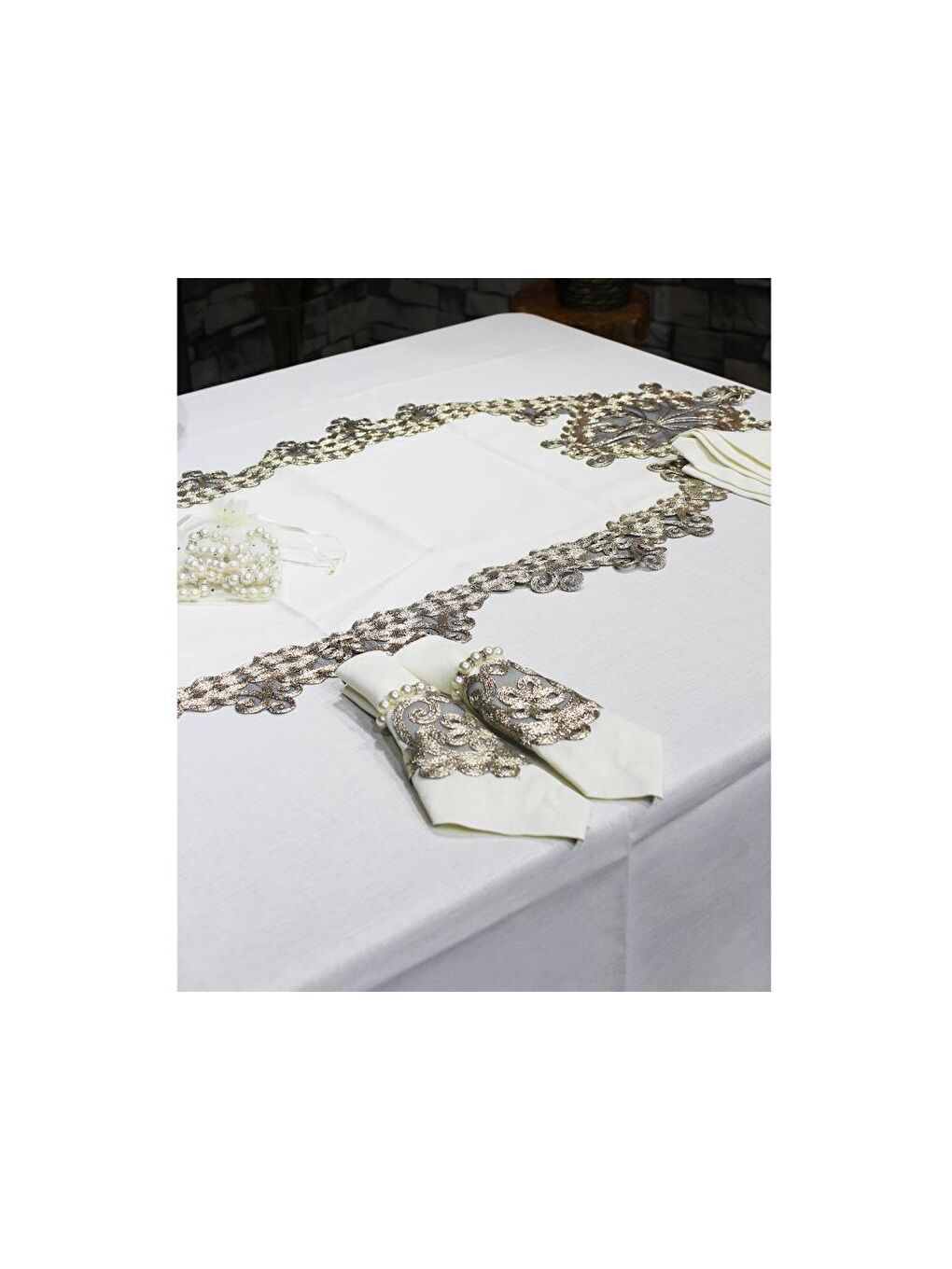 Karışık Fransız Güpürlü Kelebek Masa Örtüsü Takımı 26 Parça Krem Gold-2