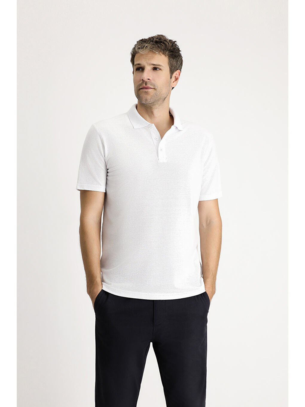 Beyaz Polo Yaka Regular Fit Nakışlı Pamuklu Büyük Beden Tişört