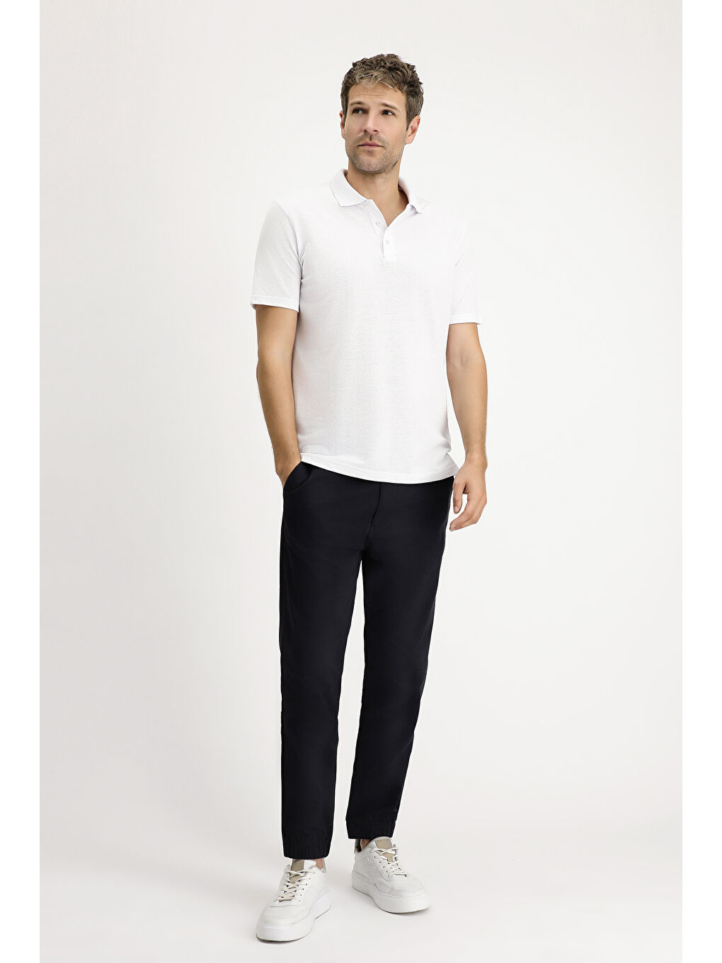 Beyaz Polo Yaka Regular Fit Nakışlı Pamuklu Büyük Beden Tişört-5