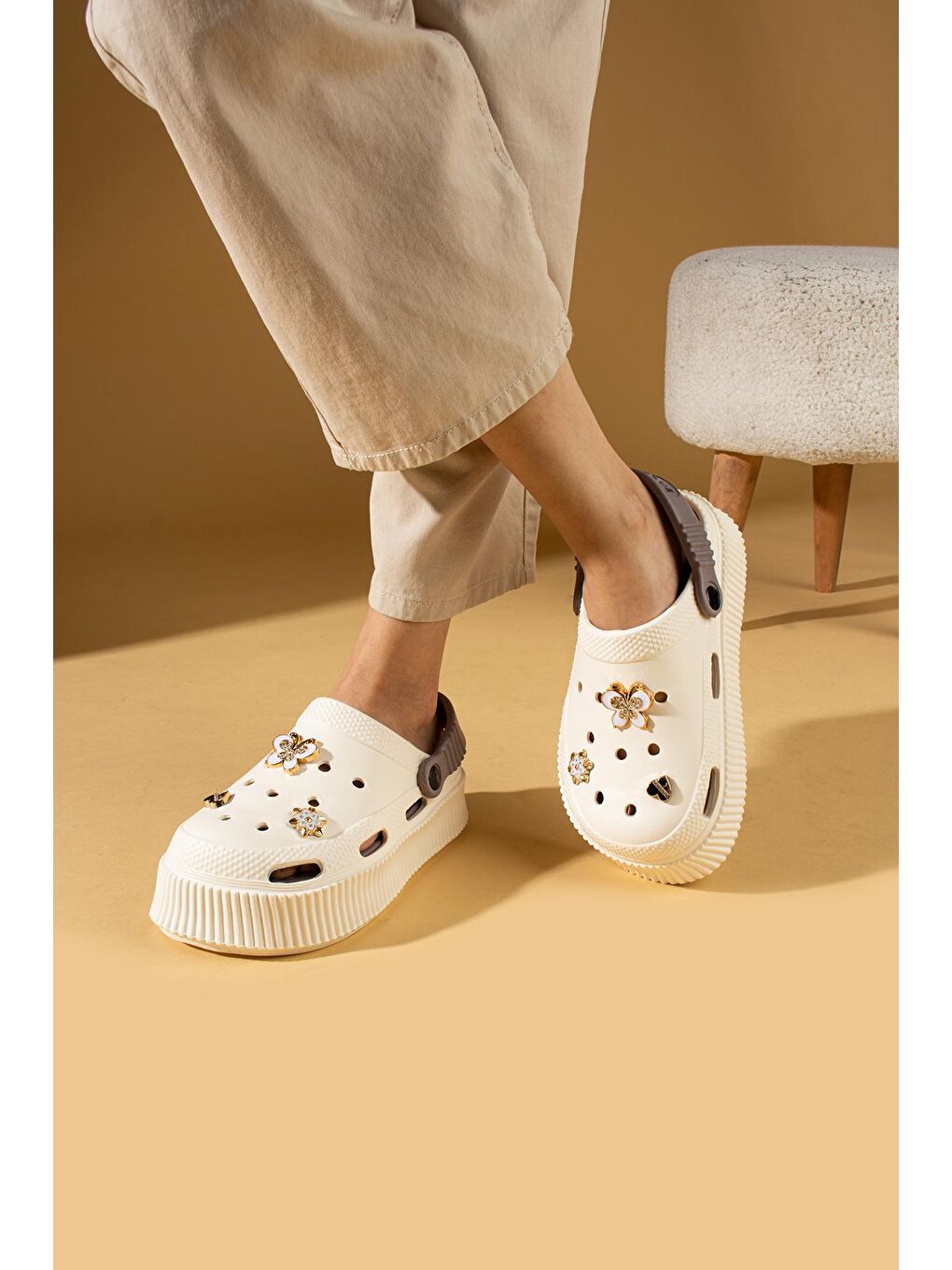 Ekru Yüksek Taban Altın Tokalı Eva Comfort Kadın Sandalet DNZ225-KremVizon