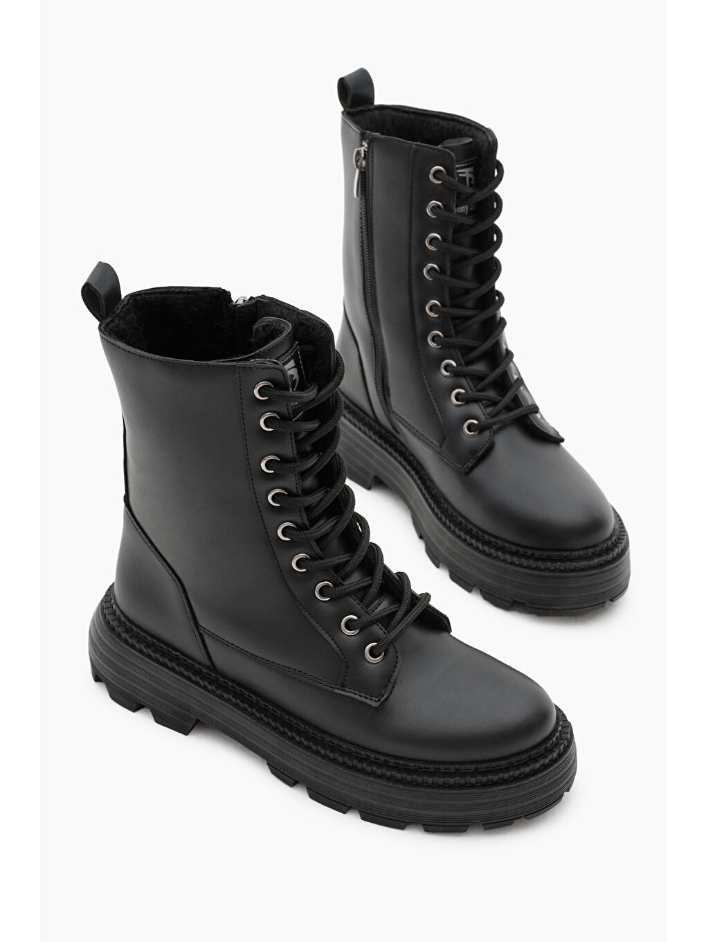 Kadın Siyah Poli Taban Rahat Kalıp Bağcıklı Bot