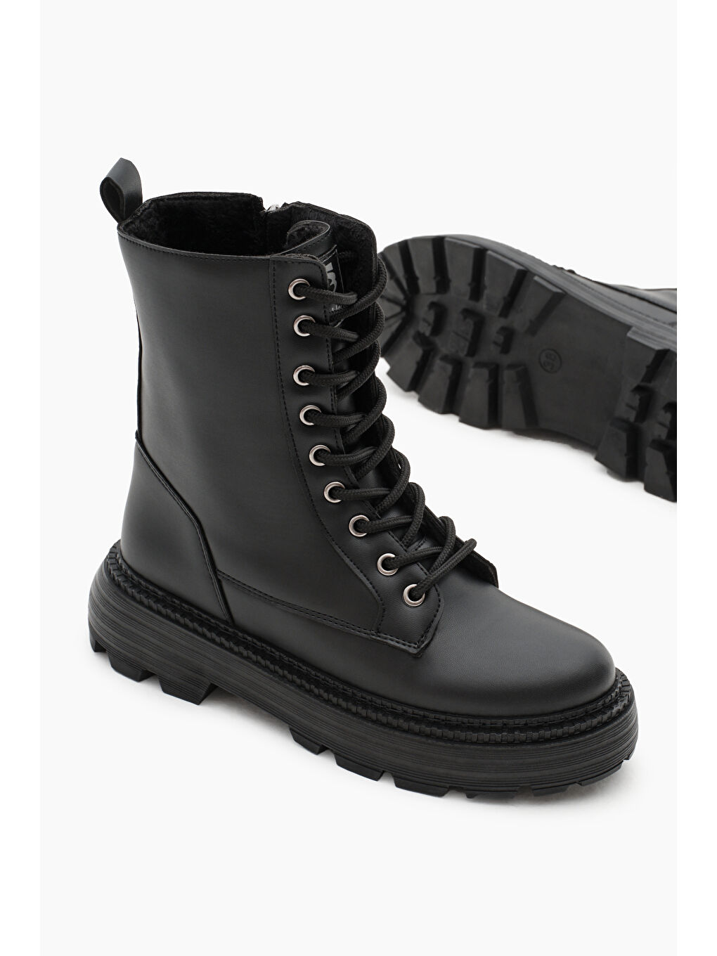 Kadın Siyah Poli Taban Rahat Kalıp Bağcıklı Bot-2