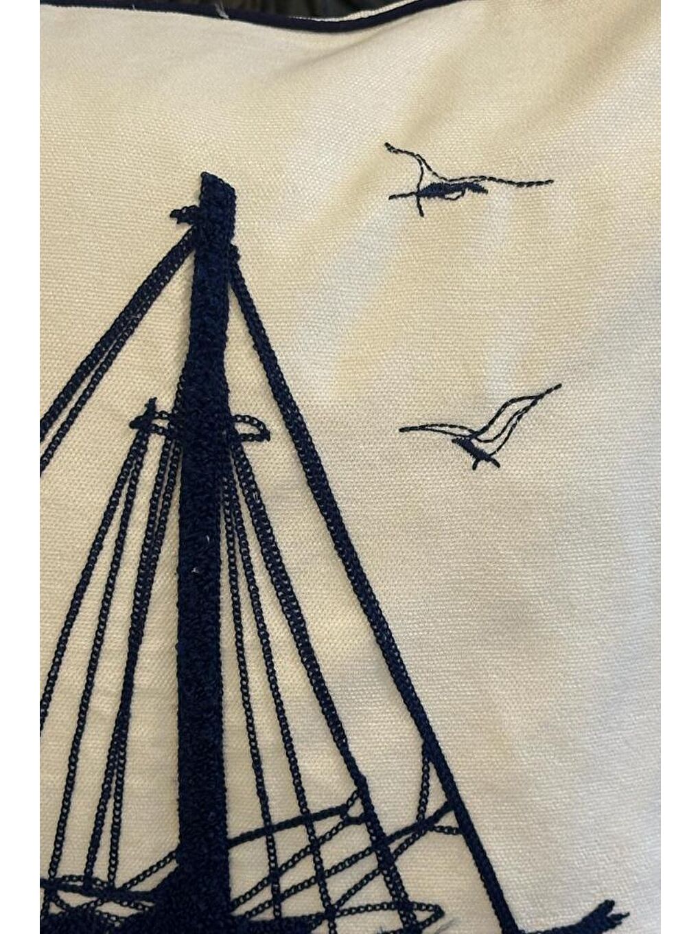 Karışık Yelkenli Lüx Nakışlı Keten Kırlent Kılıfı 45x45 cm-2