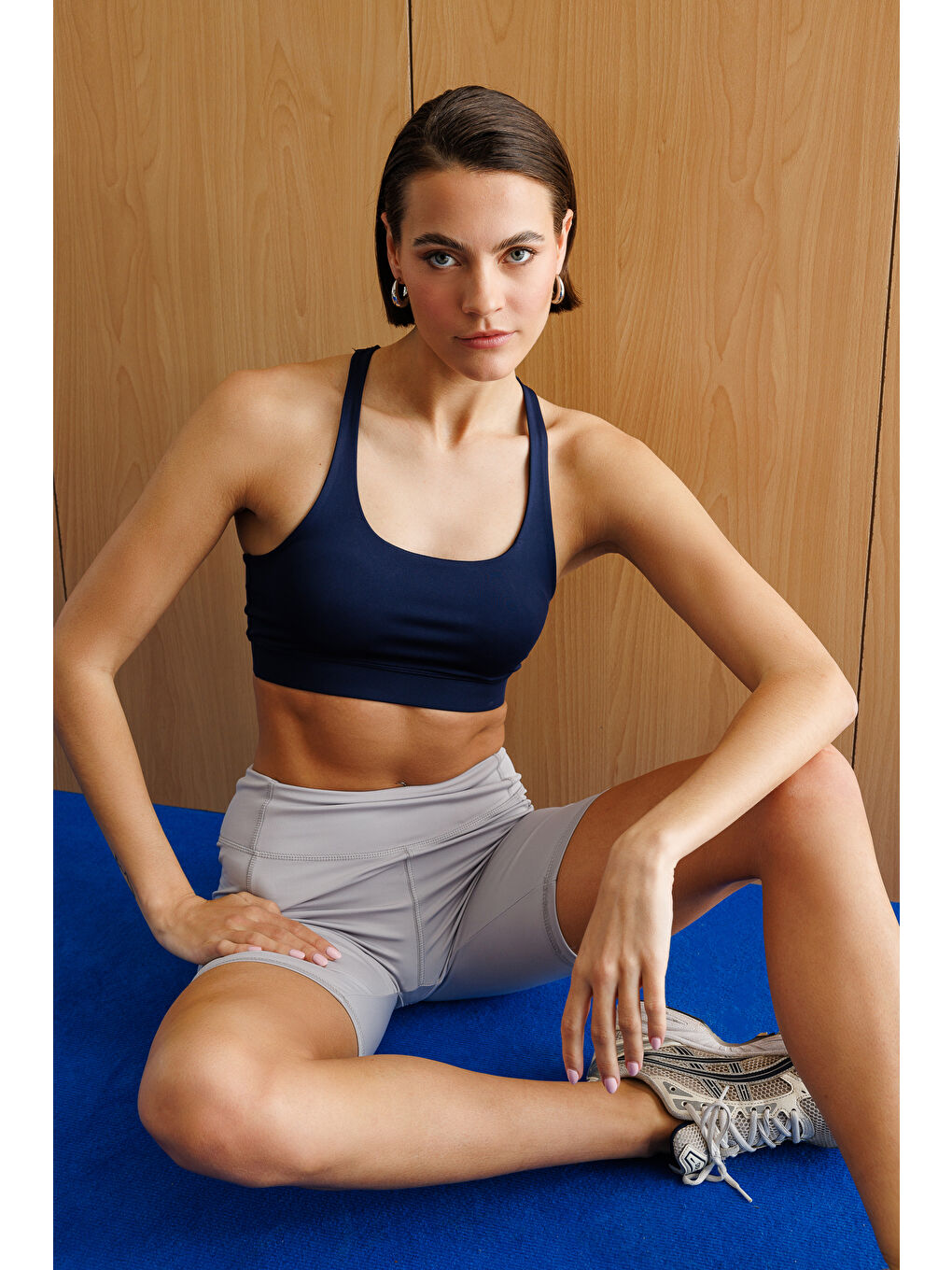 Gri Yüksek Bel Toparlayıcı Çift Cepli Biker Şort Kısa Spor Tayt KISA-TAYT-1