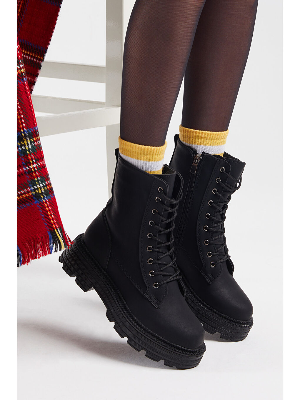 Kadın Siyah Cilt Poli Taban Rahat Kalıp Bağcıklı Bot-2