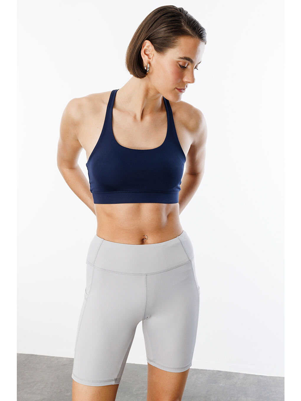 Gri Yüksek Bel Toparlayıcı Çift Cepli Biker Şort Kısa Spor Tayt KISA-TAYT-4
