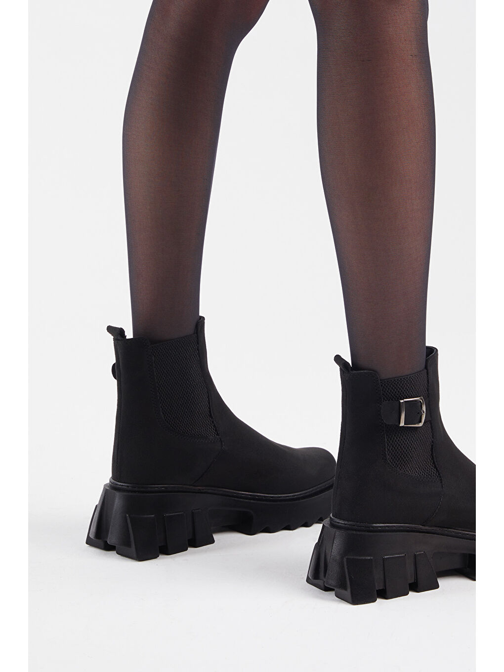 Kadın Siyah Süet Rahat Kalıp Kalın Taban Tokalı Lastikli Bot-2