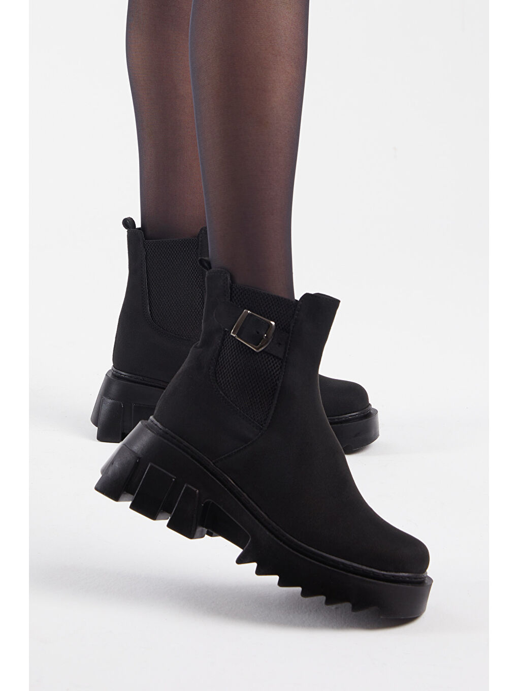 Kadın Siyah Süet Rahat Kalıp Kalın Taban Tokalı Lastikli Bot-3