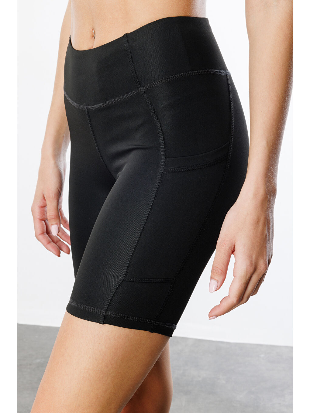 Siyah Yüksek Bel Toparlayıcı Çift Cepli Biker Şort Kısa Spor Tayt KISA-TAYT