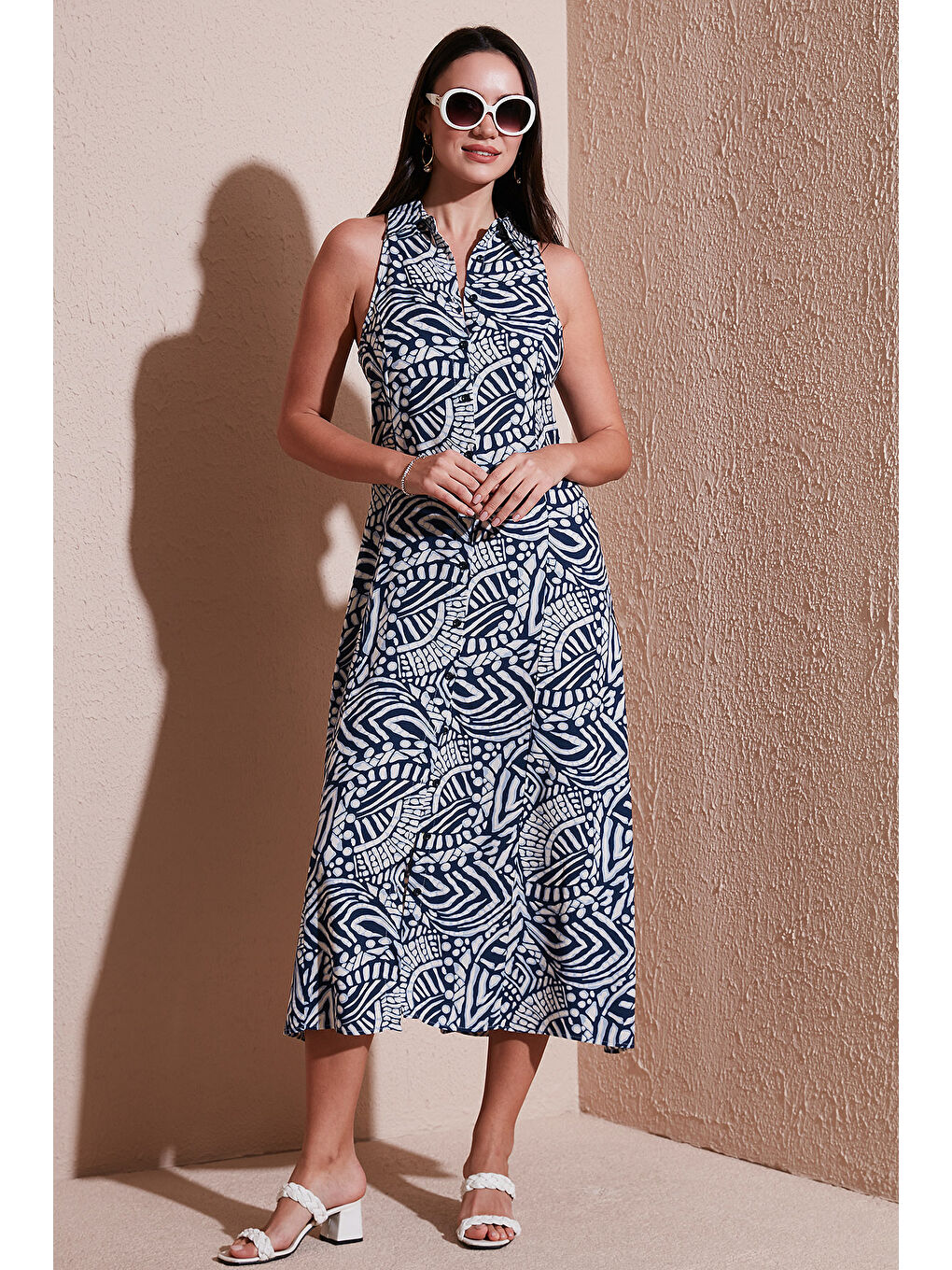 İndigo Desenli Slim Fit Düğmeli Midi Boy Kadın Gömlek Elbise 6772451-1