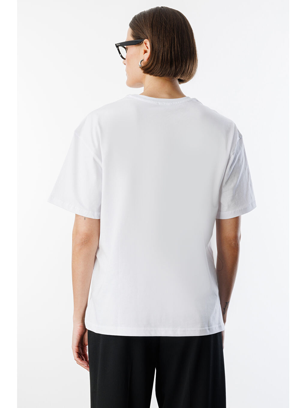 Beyaz Kadın %100 Organik Pamuk Relaxed Fit Yırtmaçlı Yuvarlak Yaka T-shirt YIRTMAÇLI-T-SHIRT-5