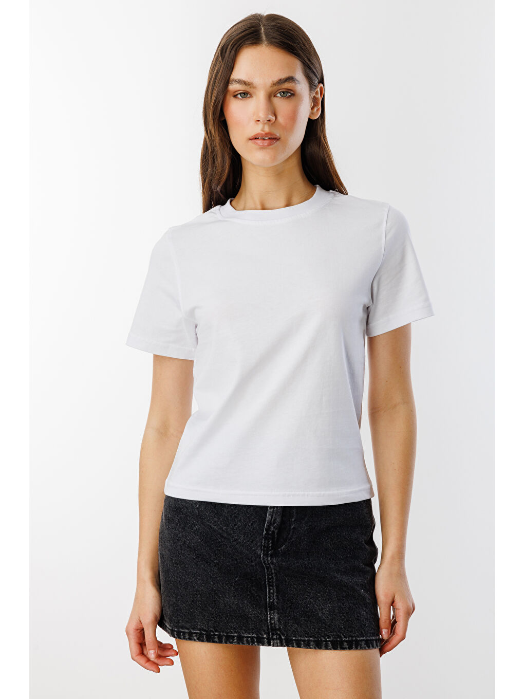 Beyaz Kadın T-shirt Kısa Kollu Organik Pamuklu Bisiklet Yaka Crop T-shirt KADIN-T-SHIRT