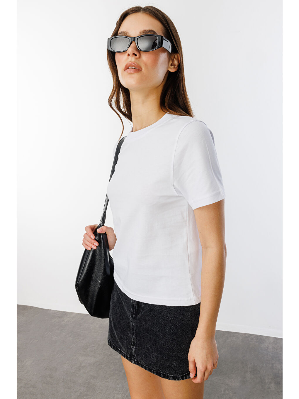 Beyaz Kadın T-shirt Kısa Kollu Organik Pamuklu Bisiklet Yaka Crop T-shirt KADIN-T-SHIRT-3