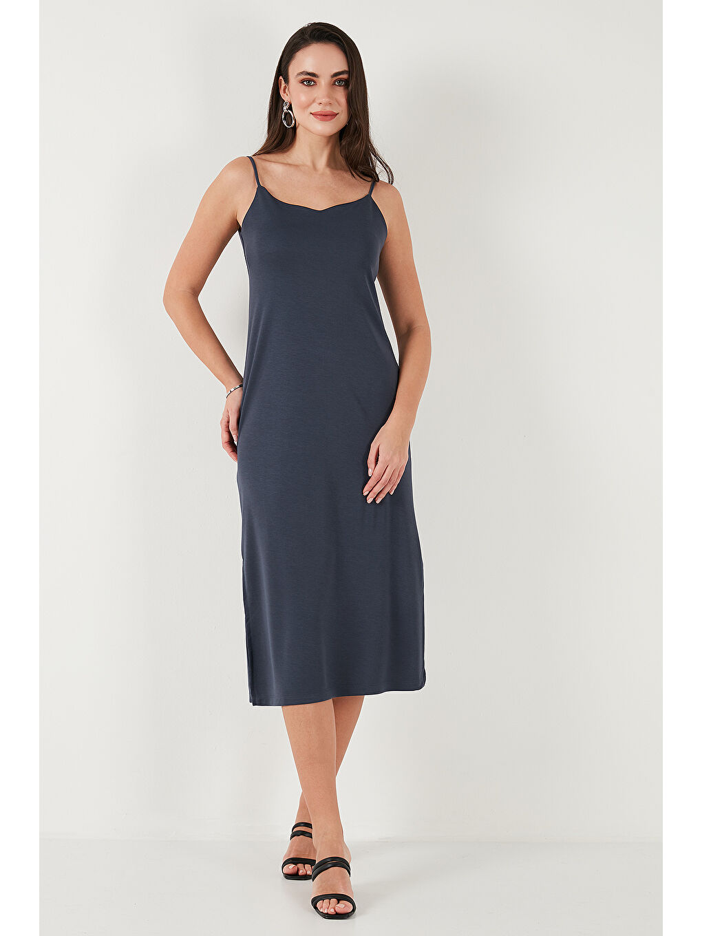 Gri Regular Fit İp Askılı Yırtmaç Detaylı Midi Kadın Elbise 5866128-1